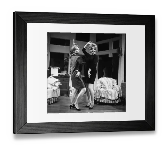 Framed Print : Former blonde bombshell'Diana Dors is making a comeback to the London stage