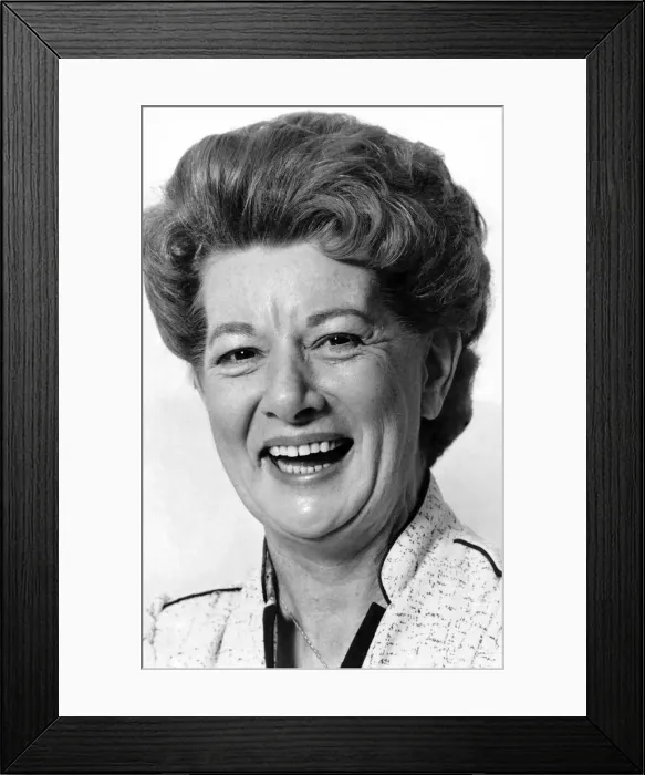Framed Print : As millions of fans await her final appearance in Coronation Street Framed Print : As millions of fans await her final appearance in Coronation Street