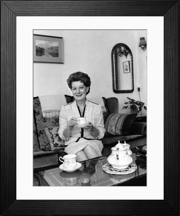 Framed Print : As millions of fans await her final appearance in Coronation Street Framed Print : As millions of fans await her final appearance in Coronation Street