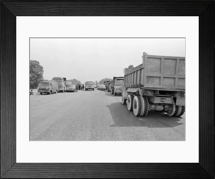 Framed Print : M4 Motorway Construction, 21st July 1971. Reading, Berkshire Framed Print : M4 Motorway Construction, 21st July 1971. Reading, Berkshire