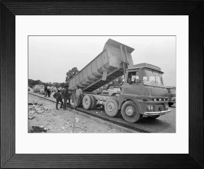 Framed Print : M4 Motorway Construction, 21st July 1971. Reading, Berkshire Framed Print : M4 Motorway Construction, 21st July 1971. Reading, Berkshire