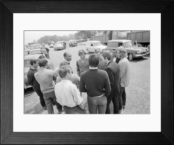 Framed Print : M4 Motorway Construction, 21st July 1971. Reading, Berkshire Framed Print : M4 Motorway Construction, 21st July 1971. Reading, Berkshire
