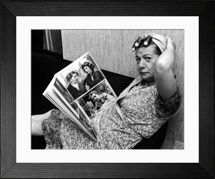 Framed Print : Coronation Street star Jean Alexander, the Streets Hilda Ogden, with her scrapbook Framed Print : Coronation Street star Jean Alexander, the Streets Hilda Ogden, with her scrapbook