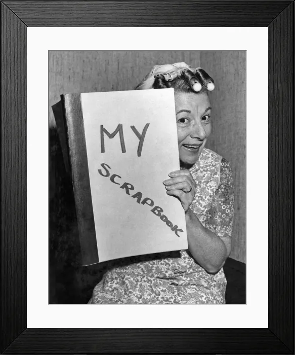 Framed Print : Coronation Street star Jean Alexander, the Streets Hilda Ogden, with her scrapbook Framed Print : Coronation Street star Jean Alexander, the Streets Hilda Ogden, with her scrapbook