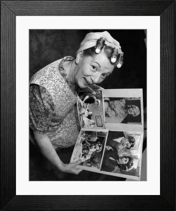 Framed Print : Coronation street star Jean Alexander, the streets Hilda Ogden, with her scrapbook Framed Print : Coronation street star Jean Alexander, the streets Hilda Ogden, with her scrapbook