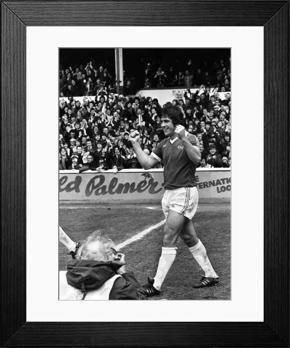 Framed Print : English League Division One match at Goodion Park. Everton 2 v Leeds United 0 Framed Print : English League Division One match at Goodion Park. Everton 2 v Leeds United 0