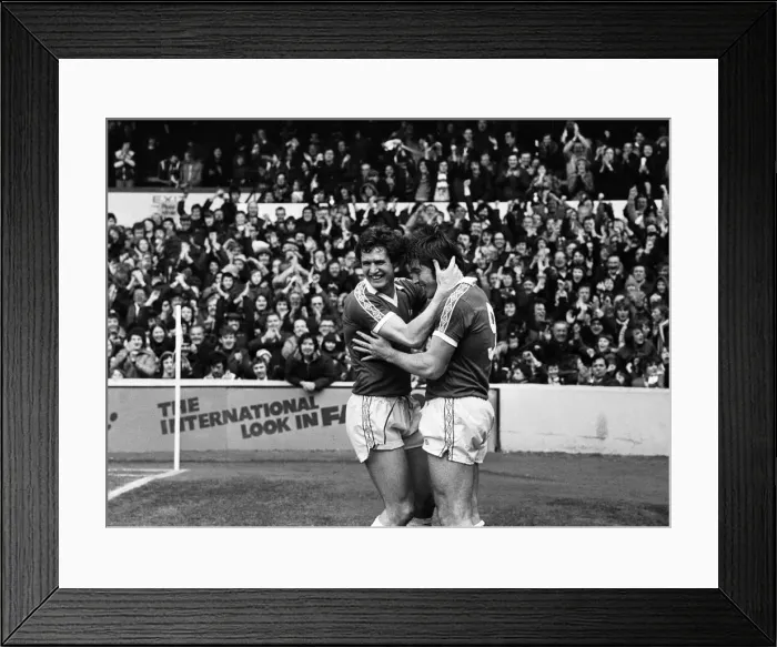 Framed Print : English League Division One match at Goodion Park. Everton 2 v Leeds United 0 Framed Print : English League Division One match at Goodion Park. Everton 2 v Leeds United 0