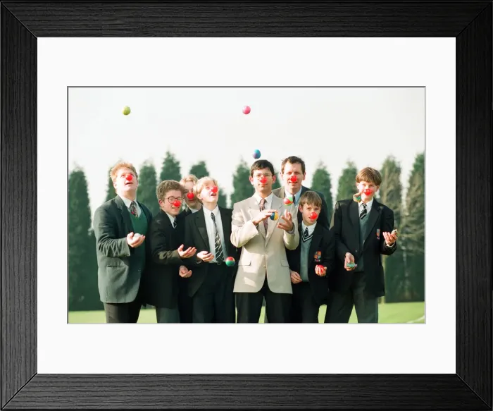Framed Print : Jason Willis-Lee leads the team of jugglers from King Edward VI Five Ways School in their Framed Print : Jason Willis-Lee leads the team of jugglers from King Edward VI Five Ways School in their