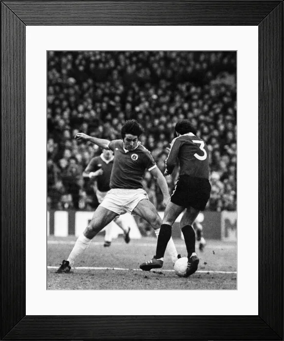 Framed Print : English League Division One match at Goodison Park. Everton 4 v Bristol City 1 Framed Print : English League Division One match at Goodison Park. Everton 4 v Bristol City 1
