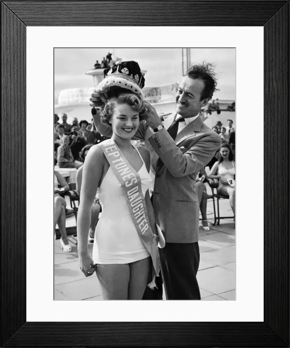 Framed Print : Twenty beautiful girls from all over Britain, lined up at Prestatyn (North Wales