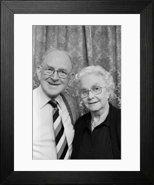 Framed Print : Marsden couple Albert and Annie Whiteley, who met at a Sowerby Bridge dance where Mr Framed Print : Marsden couple Albert and Annie Whiteley, who met at a Sowerby Bridge dance where Mr