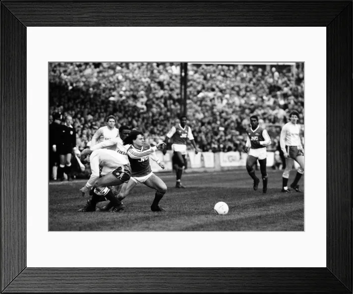 Framed Print : Reading 1-3 Arsenal, FA Cup third round match at Elm Park, Saturday 10th January 1987 Framed Print : Reading 1-3 Arsenal, FA Cup third round match at Elm Park, Saturday 10th January 1987