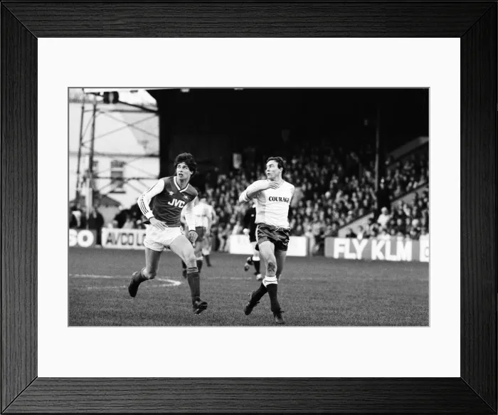 Framed Print : Reading 1-3 Arsenal, FA Cup third round match at Elm Park, Saturday 10th January 1987 Framed Print : Reading 1-3 Arsenal, FA Cup third round match at Elm Park, Saturday 10th January 1987