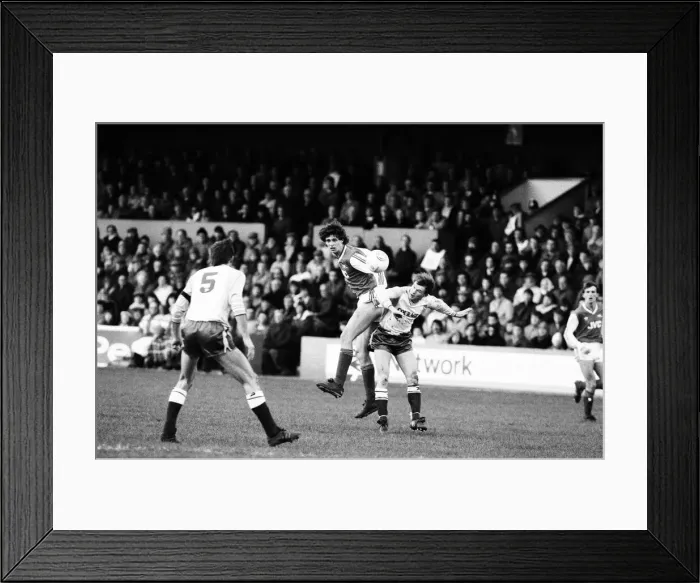 Framed Print : Reading 1-3 Arsenal, FA Cup third round match at Elm Park, Saturday 10th January 1987 Framed Print : Reading 1-3 Arsenal, FA Cup third round match at Elm Park, Saturday 10th January 1987