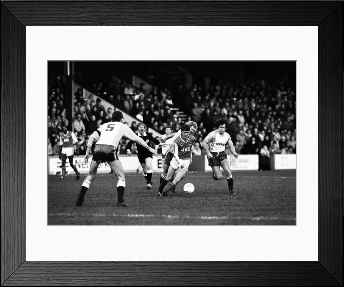 Framed Print : Reading 1-3 Arsenal, FA Cup third round match at Elm Park, Saturday 10th January 1987 Framed Print : Reading 1-3 Arsenal, FA Cup third round match at Elm Park, Saturday 10th January 1987