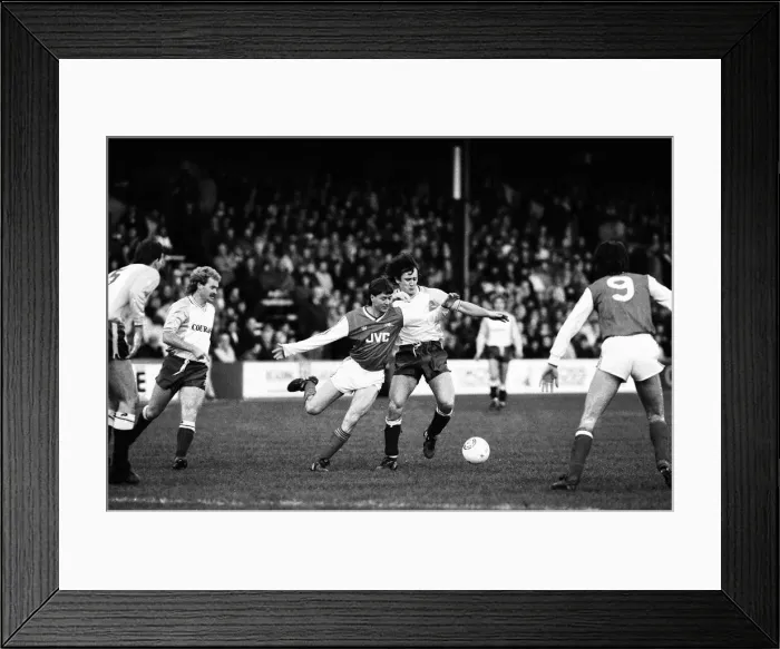 Framed Print : Reading 1-3 Arsenal, FA Cup third round match at Elm Park, Saturday 10th January 1987 Framed Print : Reading 1-3 Arsenal, FA Cup third round match at Elm Park, Saturday 10th January 1987