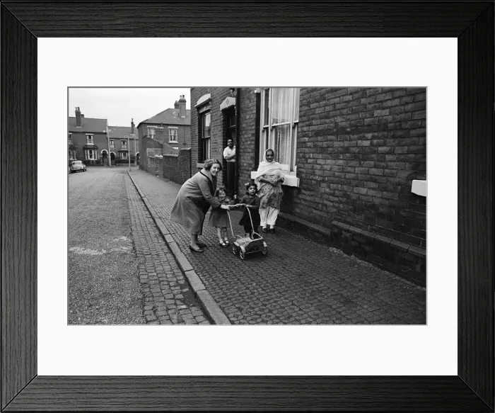 Framed Print : Marshall Street, Smethwick, a town in the Sandwell Metropolitan Borough Framed Print : Marshall Street, Smethwick, a town in the Sandwell Metropolitan Borough