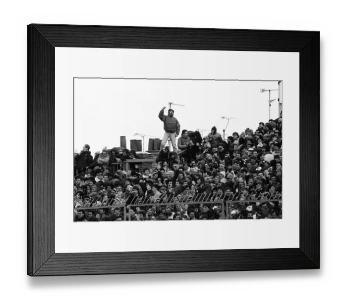 Framed Print : Reading 1-3 Arsenal, FA Cup third round match at Elm Park, Saturday 10th January 1987 Framed Print : Reading 1-3 Arsenal, FA Cup third round match at Elm Park, Saturday 10th January 1987