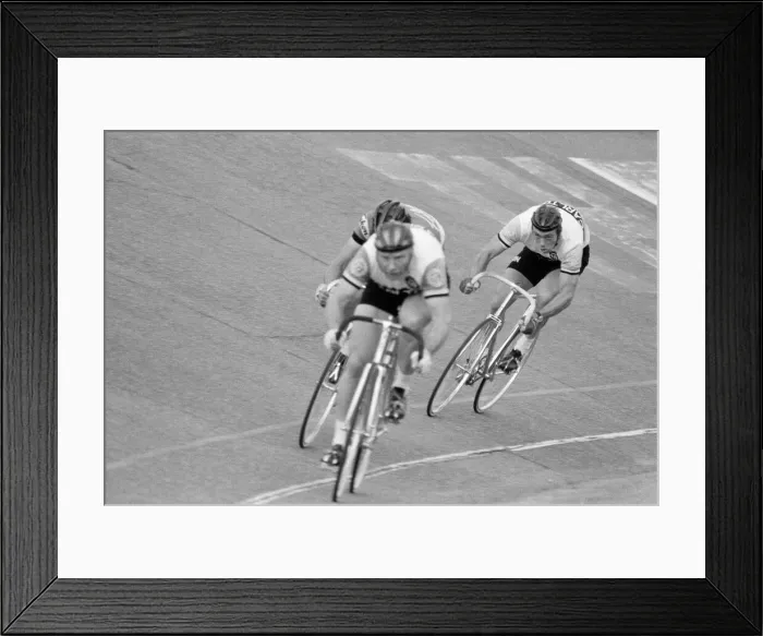 Framed Print : Former World Champion sprint cyclist Reg Harris pictured at the Fallowfield Racing track Framed Print : Former World Champion sprint cyclist Reg Harris pictured at the Fallowfield Racing track