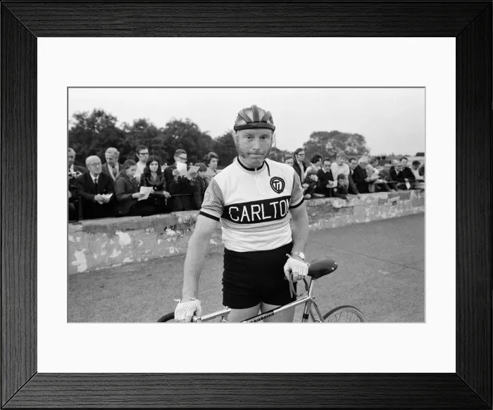 Framed Print : Former World Champion sprint cyclist Reg Harris pictured at the Fallowfield Racing track Framed Print : Former World Champion sprint cyclist Reg Harris pictured at the Fallowfield Racing track