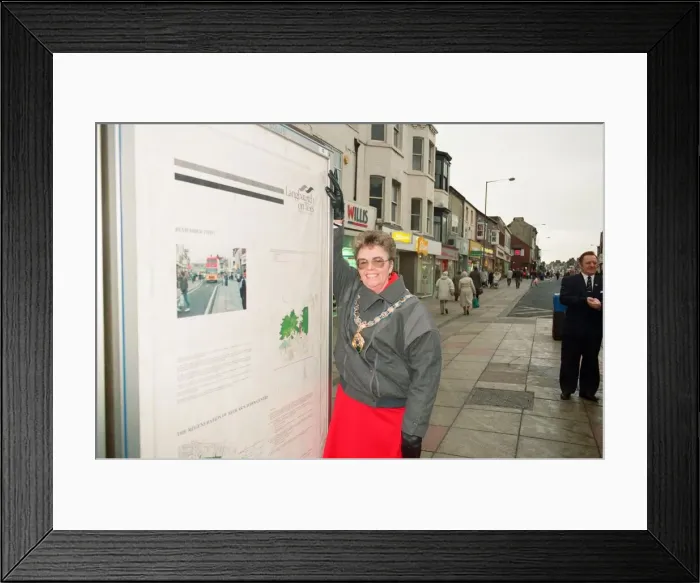 Framed Print : Mayor of Langbaurgh Brenda Forster unveils a poster in their fight against anti