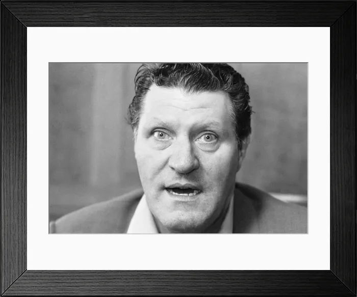 Framed Print : Tommy Cooper seen here in the bar of The New Theatre, Oxford. 22nd March 1972