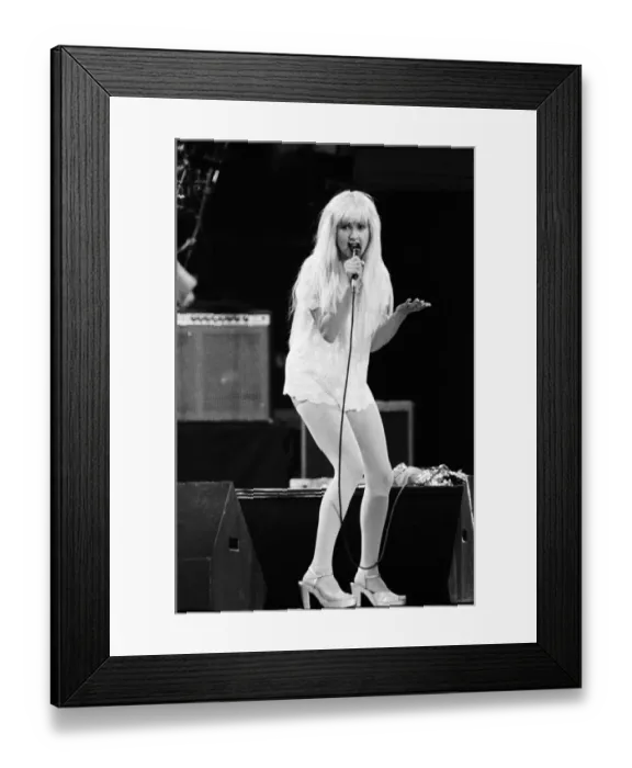 Framed Print : John Lennon Memorial Concert held at Pier Head, Liverpool. Cyndi Lauper performs Framed Print : John Lennon Memorial Concert held at Pier Head, Liverpool. Cyndi Lauper performs