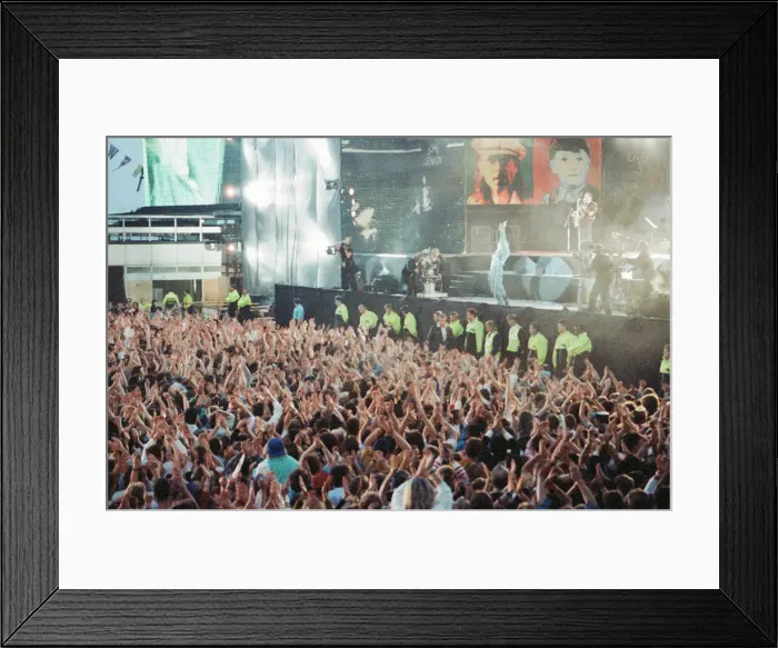 Framed Print : John Lennon Scholarship Concert held at Pier Head, Liverpool. Saturday 5th May 1990