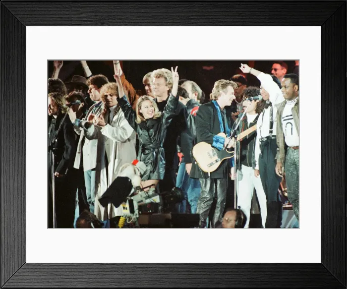 Framed Print : John Lennon Scholarship Concert held at Pier Head, Liverpool. Saturday 5th May 1990