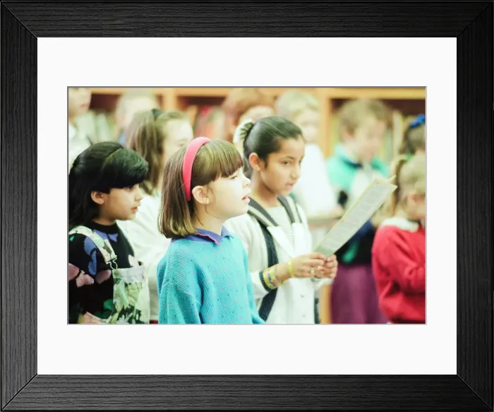 Framed Print : Children from Abingdon Junior School caused quite a stir when they sang Christmas Carols Framed Print : Children from Abingdon Junior School caused quite a stir when they sang Christmas Carols