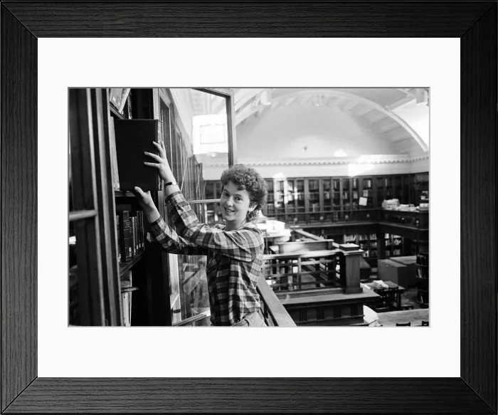 Framed Print : Central Library, Victoria Square, Middlesbrough, 21st October 1985 Framed Print : Central Library, Victoria Square, Middlesbrough, 21st October 1985