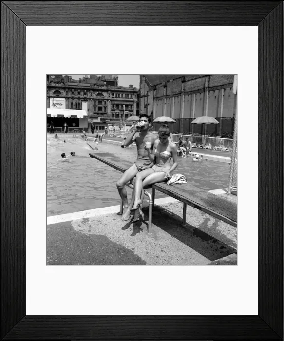 Framed Print : Lunch hour at the Oasis Lido in Central London. Where Keith Baxter Framed Print : Lunch hour at the Oasis Lido in Central London. Where Keith Baxter
