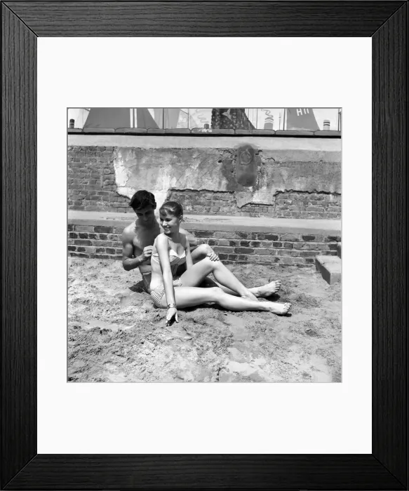Framed Print : Lunch hour at the Oasis Lido in Central London. Where Keith Baxter Framed Print : Lunch hour at the Oasis Lido in Central London. Where Keith Baxter