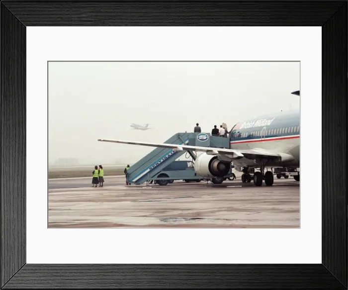 Framed Print : British Midland operated a commemorative flight to Teesside Airport to mark its last DC9 Framed Print : British Midland operated a commemorative flight to Teesside Airport to mark its last DC9
