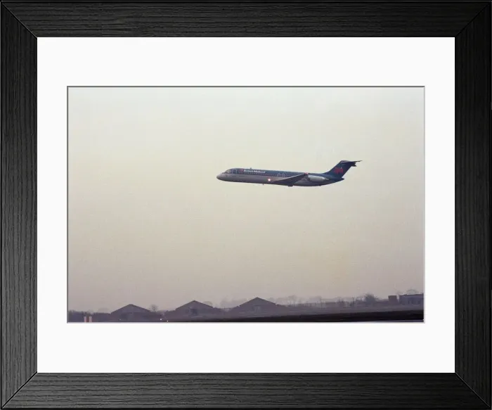 Framed Print : British Midland operated a commemorative flight to Teesside Airport to mark its last DC9 Framed Print : British Midland operated a commemorative flight to Teesside Airport to mark its last DC9