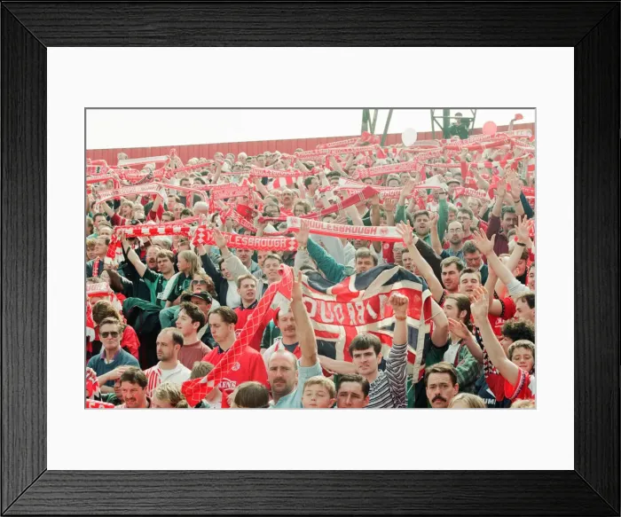 Framed Print : Middlesbrough 2-1 Luton Town, League Division One match at Ayresome Park Framed Print : Middlesbrough 2-1 Luton Town, League Division One match at Ayresome Park