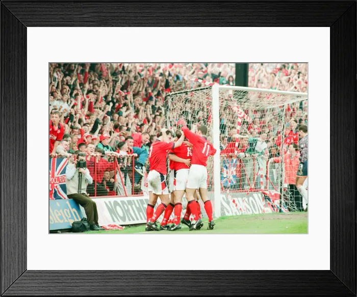 Framed Print : Middlesbrough 2-1 Luton Town, League Division One match at Ayresome Park Framed Print : Middlesbrough 2-1 Luton Town, League Division One match at Ayresome Park
