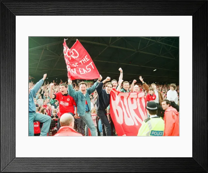 Framed Print : Middlesbrough 2-1 Luton Town, League Division One match at Ayresome Park Framed Print : Middlesbrough 2-1 Luton Town, League Division One match at Ayresome Park