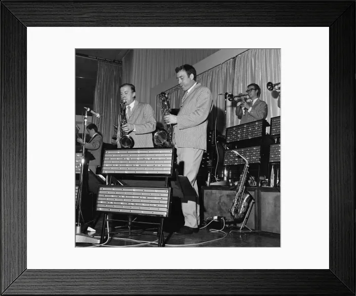 Framed Print : The George Bradley Band, performing at the Top Rank Suite, Reading, Berkshire Framed Print : The George Bradley Band, performing at the Top Rank Suite, Reading, Berkshire