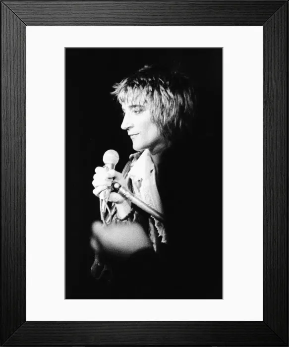 Framed Print : Rod Stewart performing on stage at the Odeon in Birmingham 30th November 1976 Framed Print : Rod Stewart performing on stage at the Odeon in Birmingham 30th November 1976