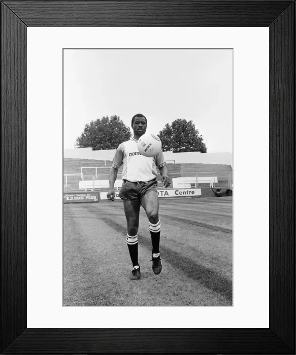 Framed Print : Paul Canoville, Reading FC, Photo-call, Elm Park, 21st August 1986 Framed Print : Paul Canoville, Reading FC, Photo-call, Elm Park, 21st August 1986