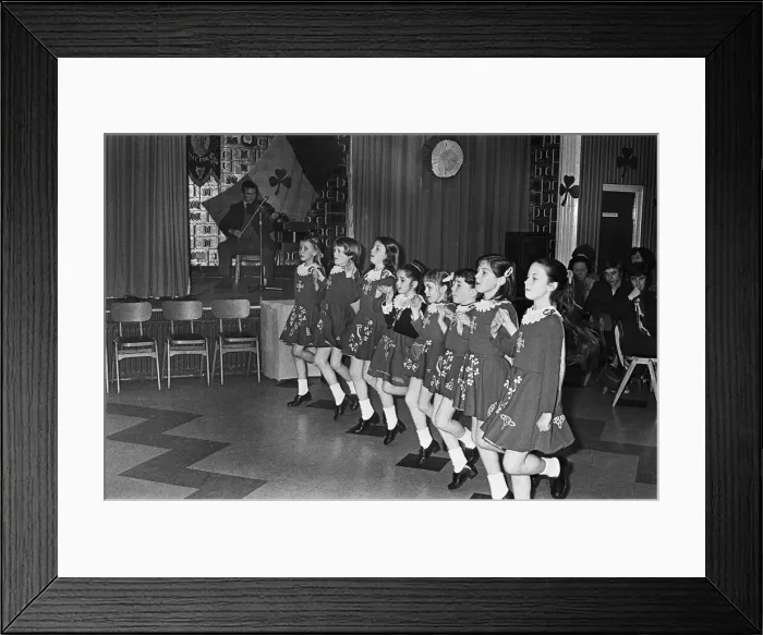 Framed Print : St Patricks Day in Teesside, Girls dancing to Irish folk music Framed Print : St Patricks Day in Teesside, Girls dancing to Irish folk music