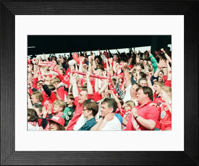 Framed Print : Middlesbrough 2-1 Luton Town, League Division One match at Ayresome Park Framed Print : Middlesbrough 2-1 Luton Town, League Division One match at Ayresome Park