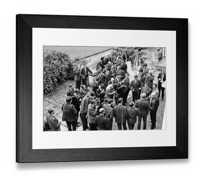 Framed Print : England footballers meeting actors Sean Connery and Yul Brynner during the visit of