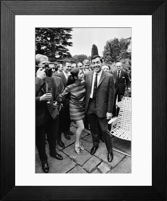 Framed Print : England footballer Gordon Banks poses with actress Vivienne Ventura during the visit of Framed Print : England footballer Gordon Banks poses with actress Vivienne Ventura during the visit of