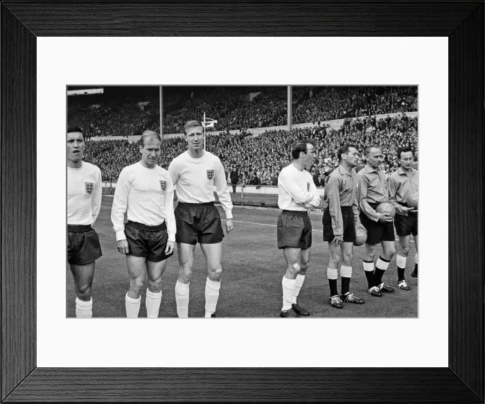 Framed Print : British Home Championship match at Wembley Stadium. England 2 v Scotland 2 Framed Print : British Home Championship match at Wembley Stadium. England 2 v Scotland 2