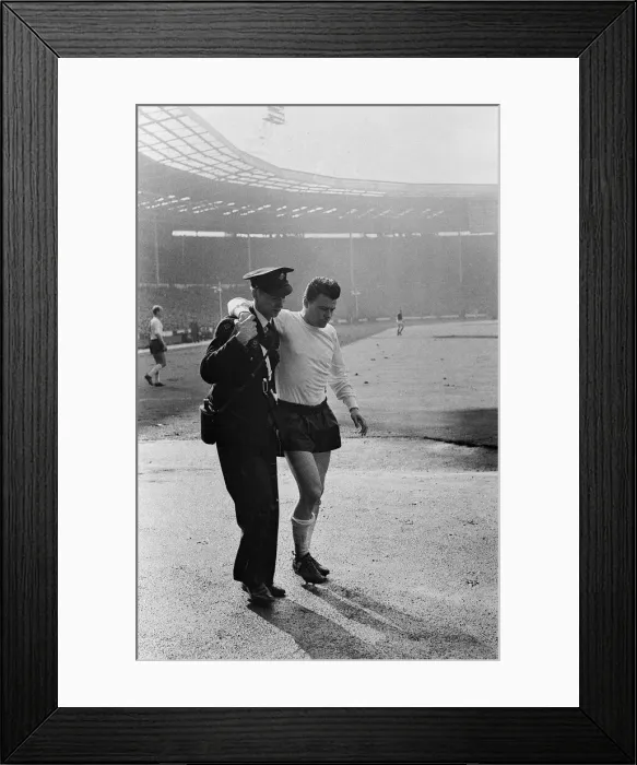 Framed Print : British Home Championship match at Wembley Stadium. England 2 v Scotland 2 Framed Print : British Home Championship match at Wembley Stadium. England 2 v Scotland 2