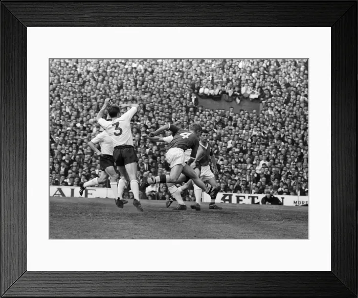 Framed Print : Republic of Ireland v England international match at Dalymount Park, Dublin Framed Print : Republic of Ireland v England international match at Dalymount Park, Dublin