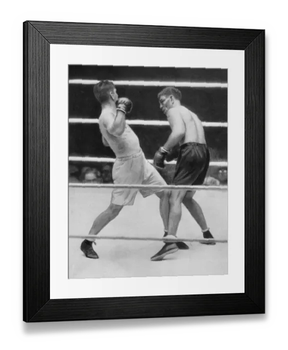 Framed Print : Jack Dempsey (right) v Gene Tunney, World Heavyweight Championship Framed Print : Jack Dempsey (right) v Gene Tunney, World Heavyweight Championship