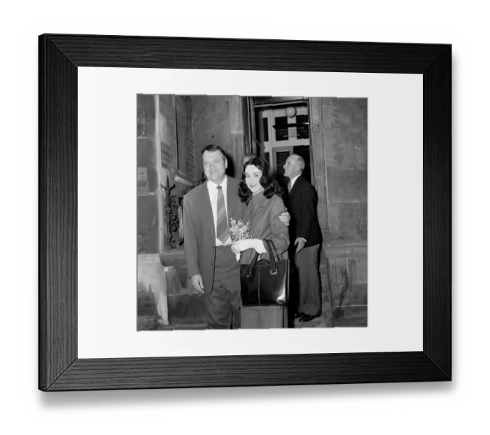 Framed Print : Orson Welles marries Paola Mori at Caxton Hall at 8. 30am. 8th May 1955